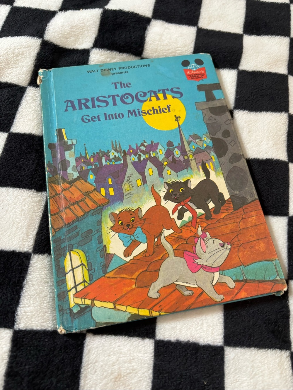 Vintage Disney aristo cats book